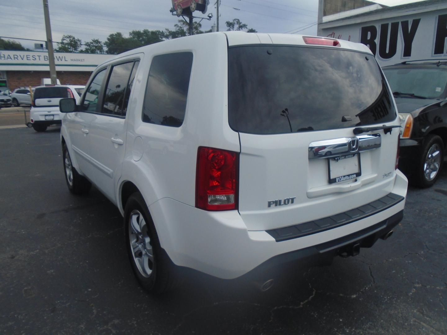 2015 Honda Pilot (5FNYF3H53FB) , located at 6112 N Florida Avenue, Tampa, FL, 33604, (888) 521-5131, 27.954929, -82.459534 - Photo#4